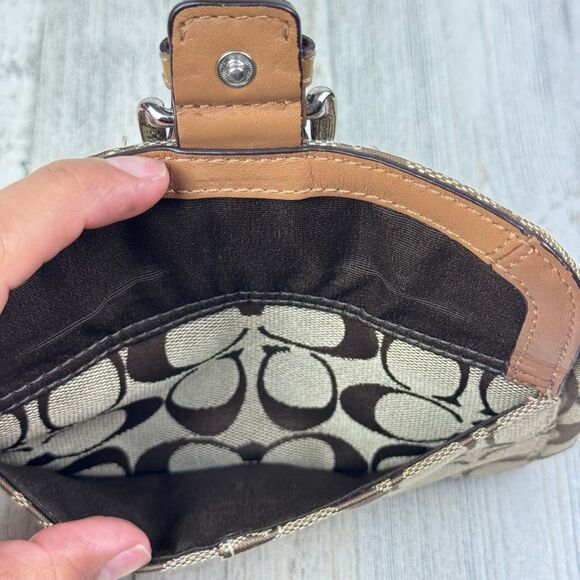 COACH Hampton Signature Buckle Khaki/Camel Canvas Patent Leather Wristlet - Picture 7 of 10